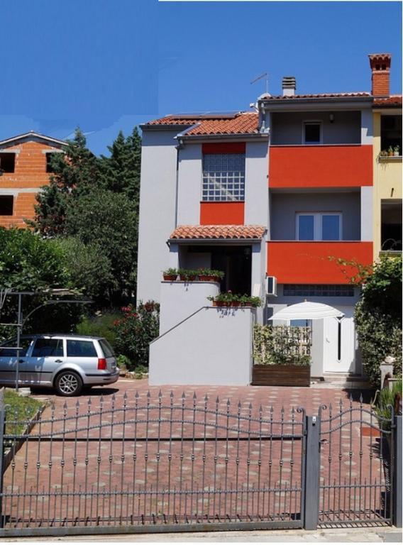 Apartments Veda Pola Esterno foto